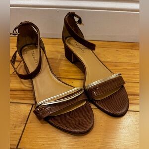 Super cute brown leather Talbots sandals sz 8.5